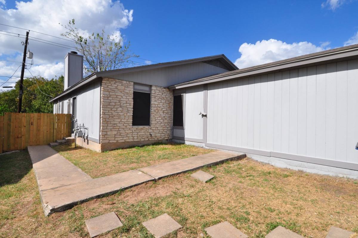 Apartment for rent at 12520 Esplanade St, Austin, TX 78727