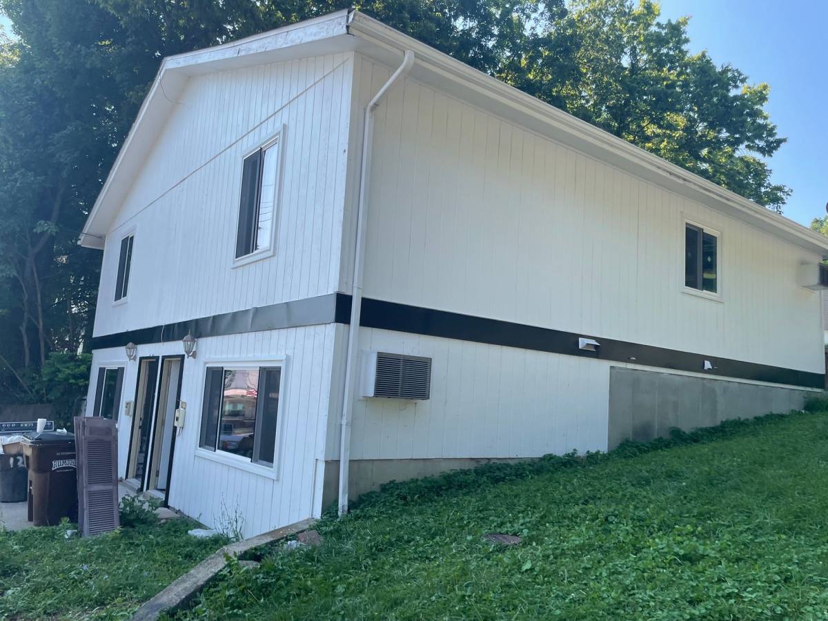 Apartment for rent at 106 108 109 111 Dewer St, Aurora, IN 47001