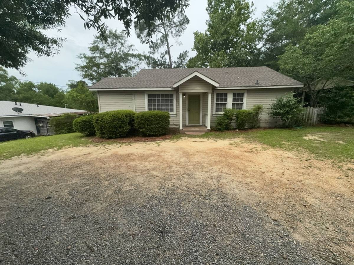 House for rent at 2001 Auburn Rd, Phenix City, AL 36870