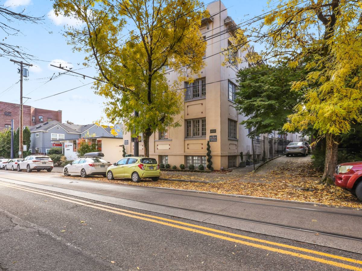 Apartment for rent at 2060 NW Lovejoy, Portland, OR 97209