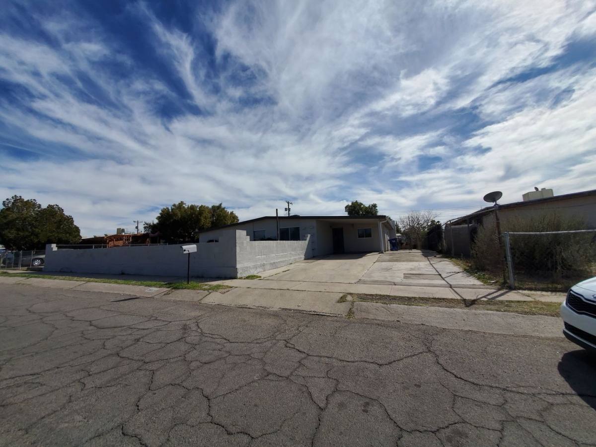 House for rent at 341 W Calle Margarita, Tucson, AZ 85706