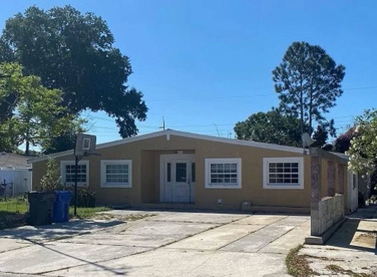 Apartment for rent at 4406 W Paris St, Tampa, FL 33614