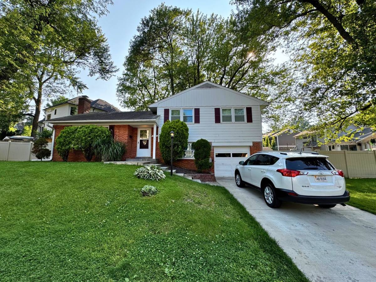 House for rent at 3300 Harrison St N, Arlington, VA 22207
