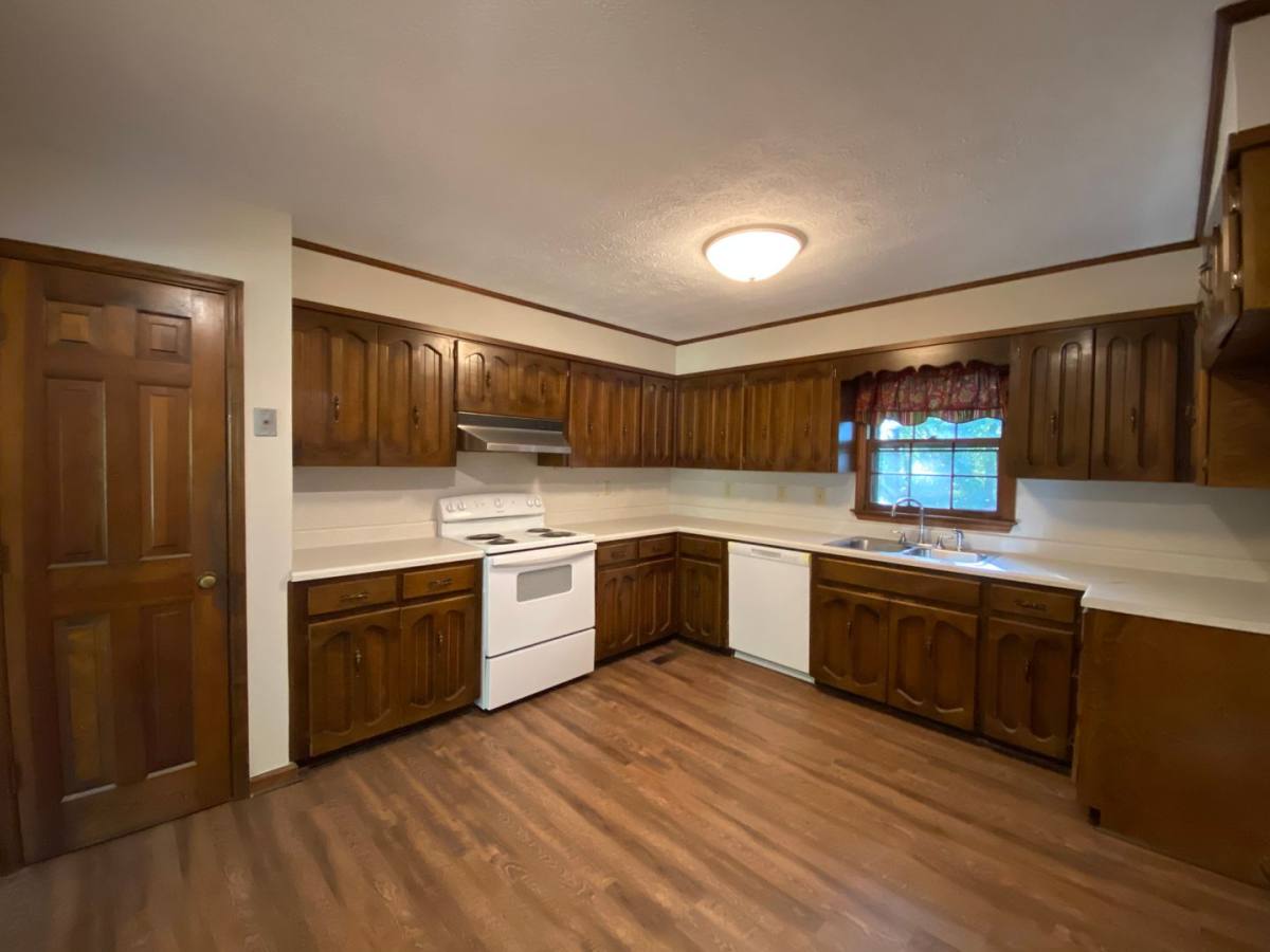 House for rent at 1204 8th Ave, Jacksonville, AL 36265