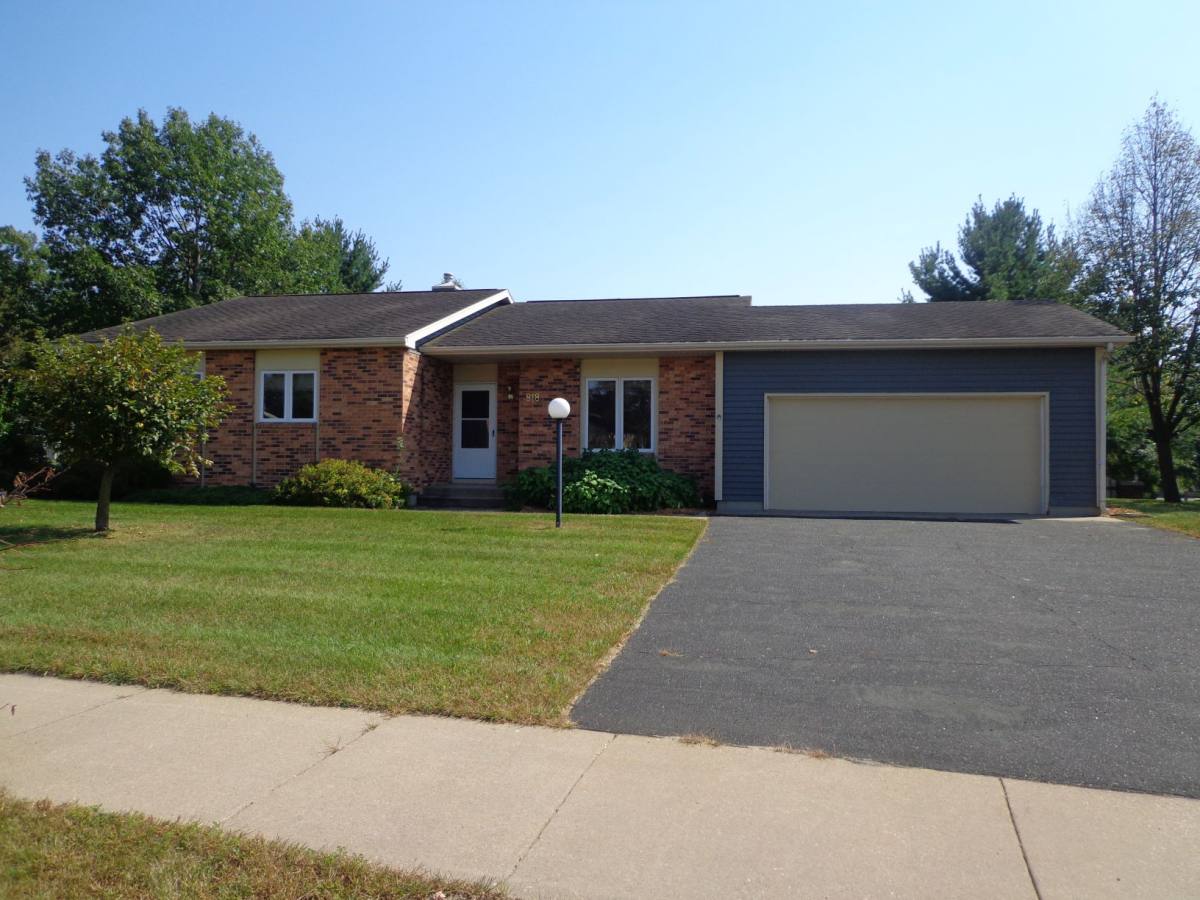 Apartment for rent at 834 Evergreen Pass, Tomah, WI 54660