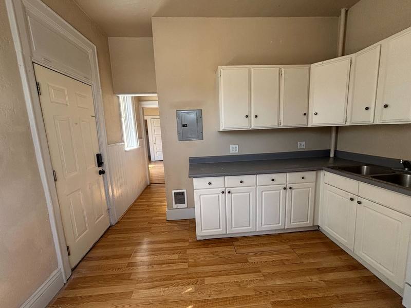 Townhouse for rent at 512-514 E 500 S #512 A, Salt Lake City, UT 84102