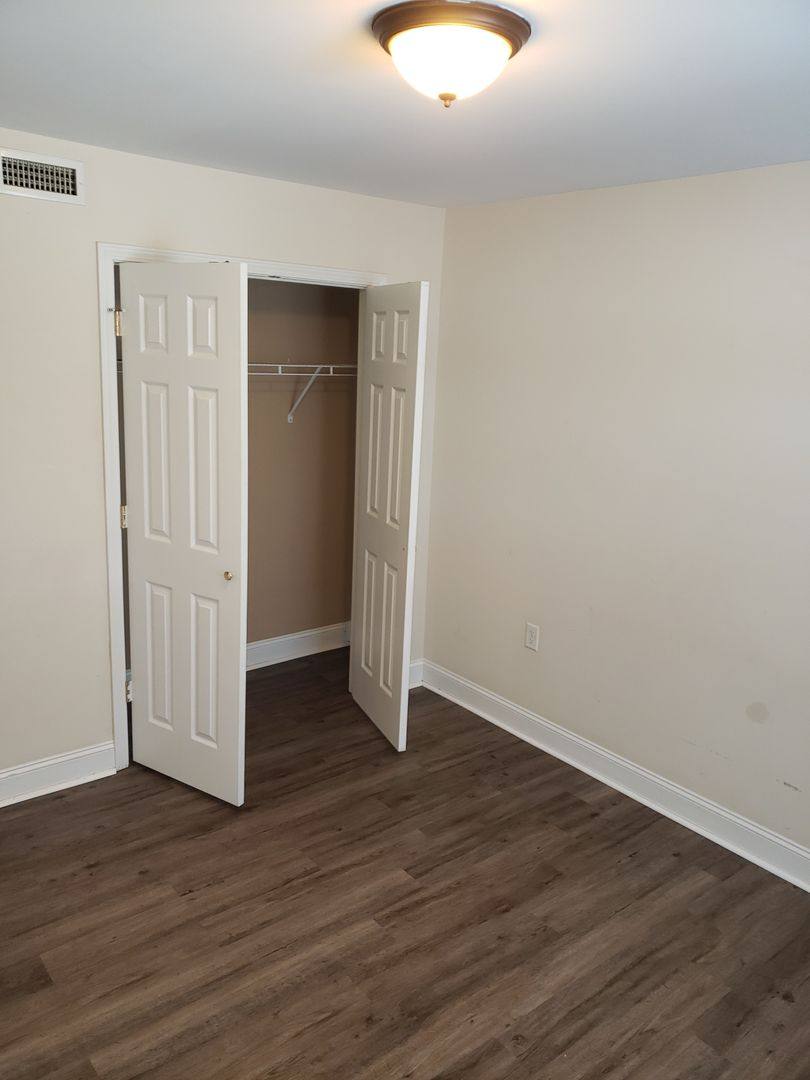 Apartment for rent at 845 W Madison St, Franklin, KY 42134