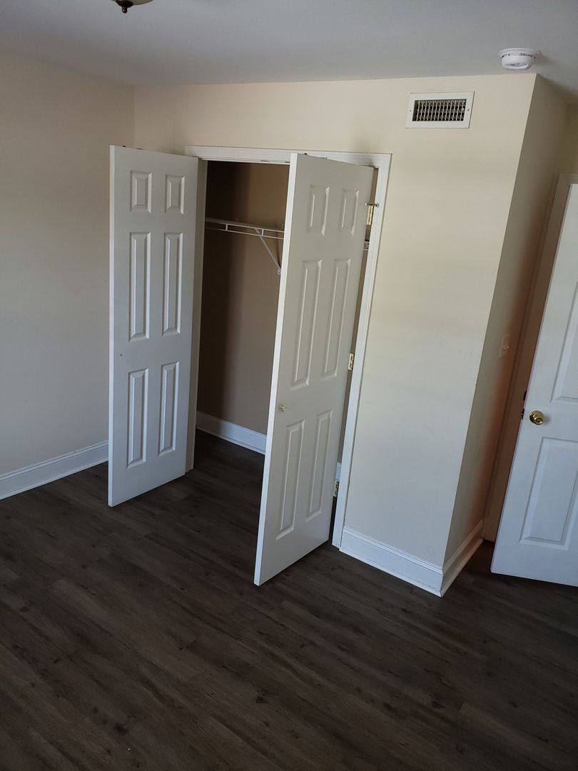 Apartment for rent at 845 W Madison St, Franklin, KY 42134