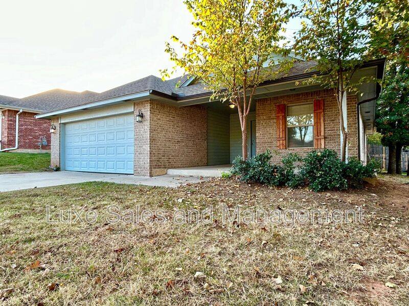 House for rent at 14360 Timberdale Dr, Choctaw, OK 73020