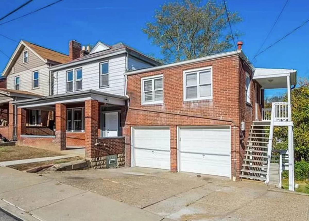 Apartment for rent at 2905 Glendale Ave, Pittsburgh, PA 15227