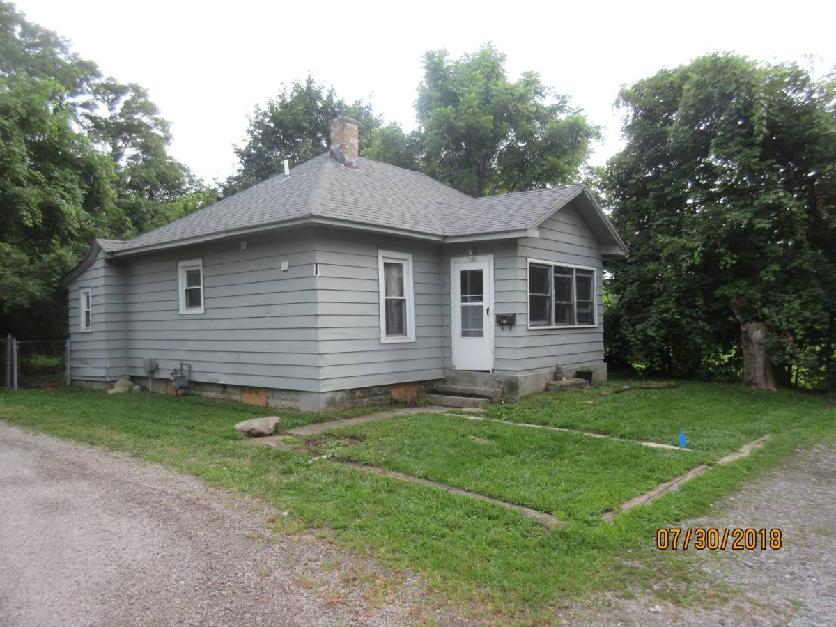 House for rent at 2103 Carlton Ave, Fort Wayne, IN 46802