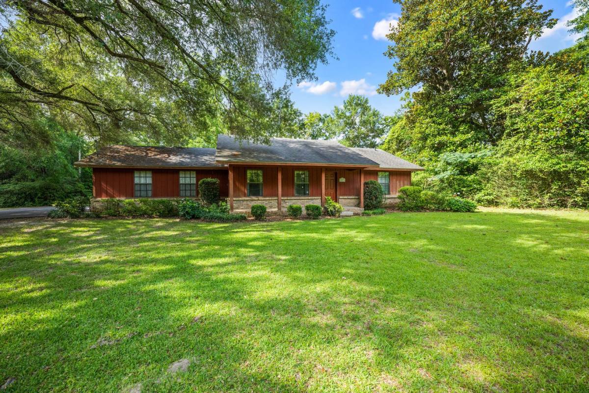 House for rent at 18050 Steele Dr, Foley, AL 36535