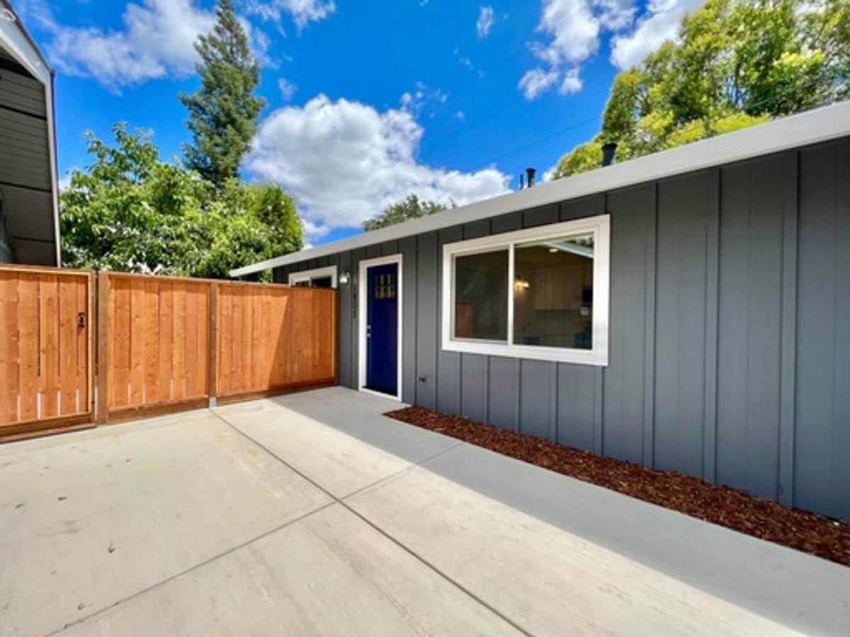 Apartment for rent at 1801-1807 E St, Napa, CA 94559