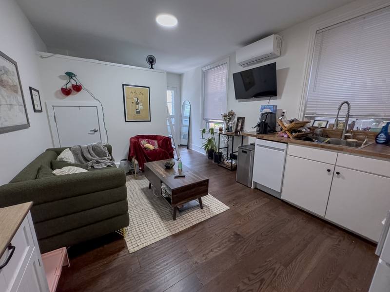 Apartment for rent at 1832-34 Callowhill St #B, Philadelphia, PA 19130