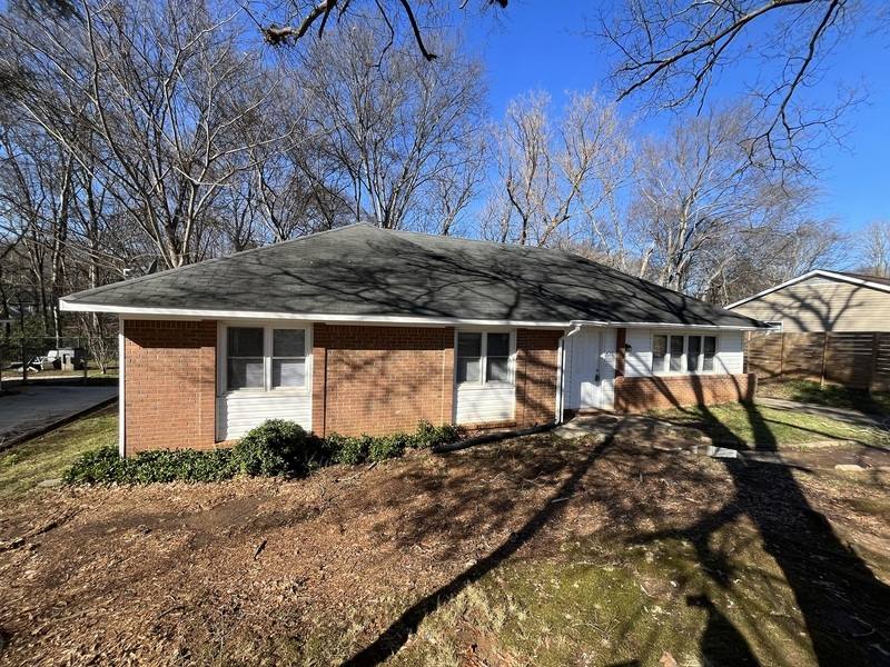 House for rent at 526 Huntsmoor Dr, Charlotte, NC 28217