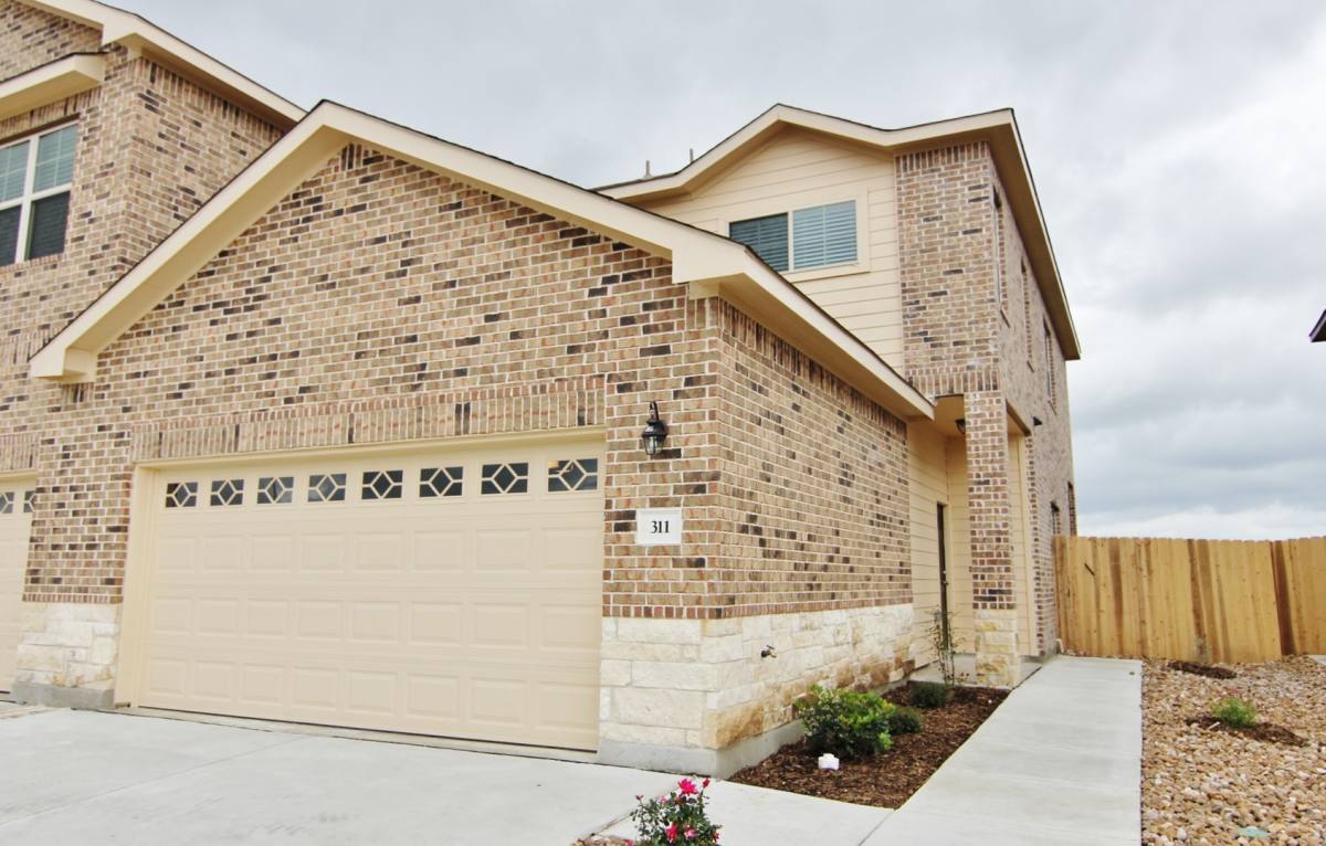 House for rent at 311 Creekside Curve, New Braunfels, TX 78130