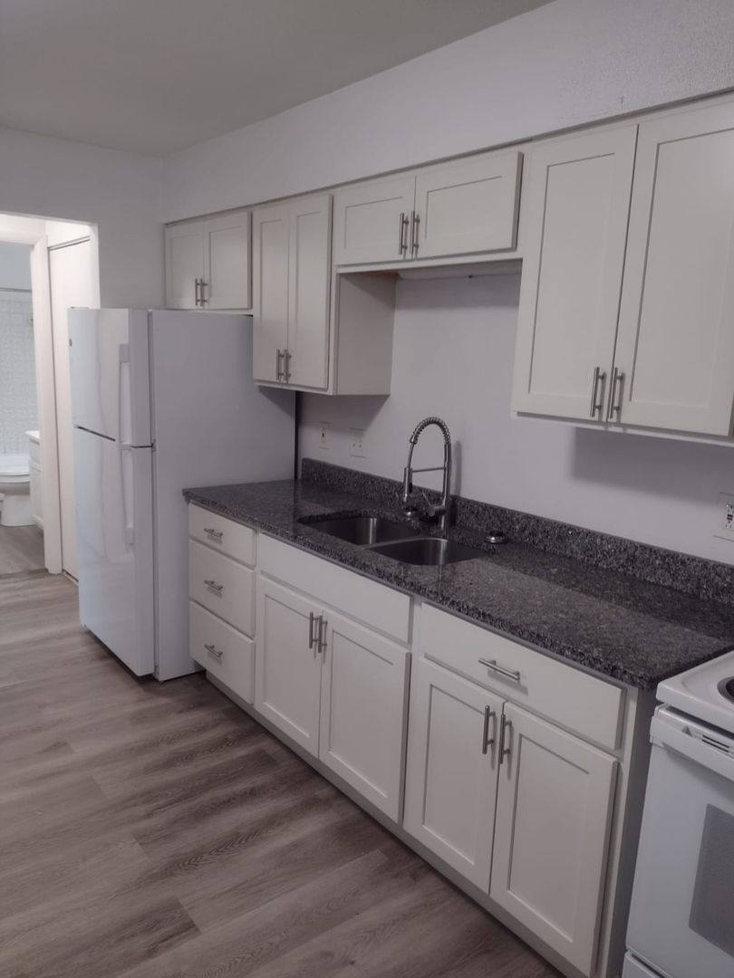 Apartment for rent at 990 1012 & 1016 S Byrne Rd, Toledo, OH 43609