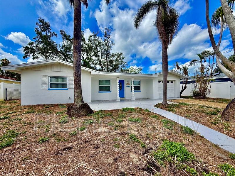 House for rent at 7838 Causeway Blvd N, Saint Petersburg, FL 33707