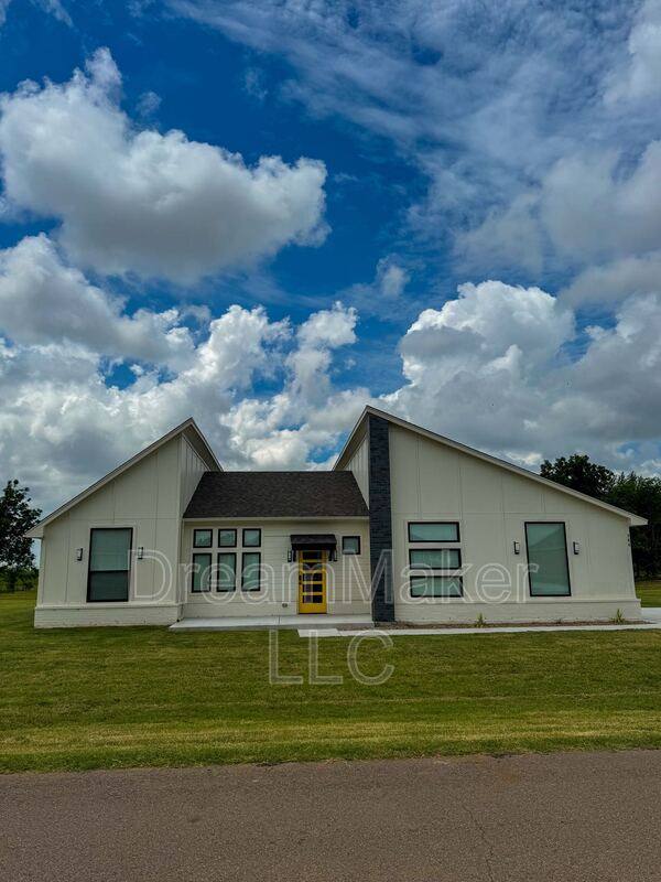 House for rent at 764 Apple Blossom Way, Washington, OK 73093