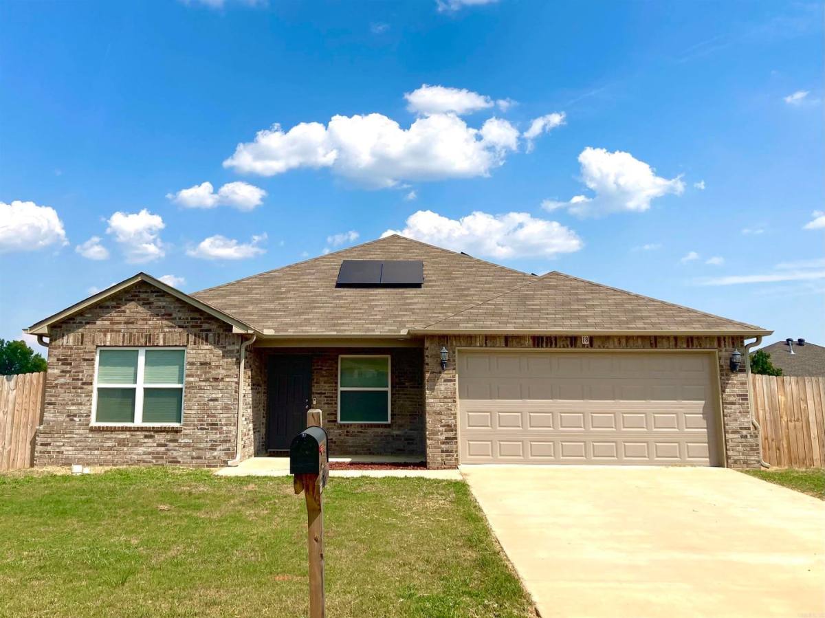 House for rent at 18 Saunder Dr, Austin, AR 72007