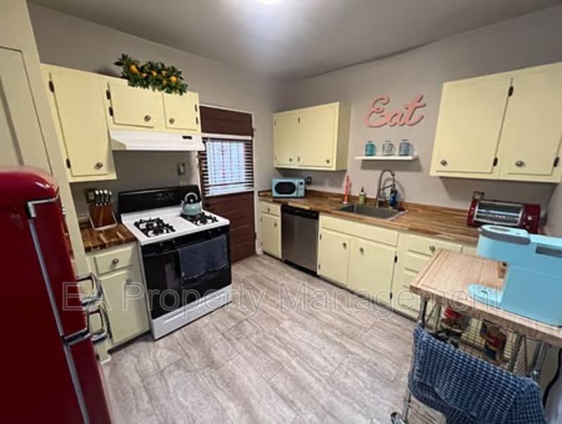 Apartment for rent at 507 7th St SW, Albuquerque, NM 87102