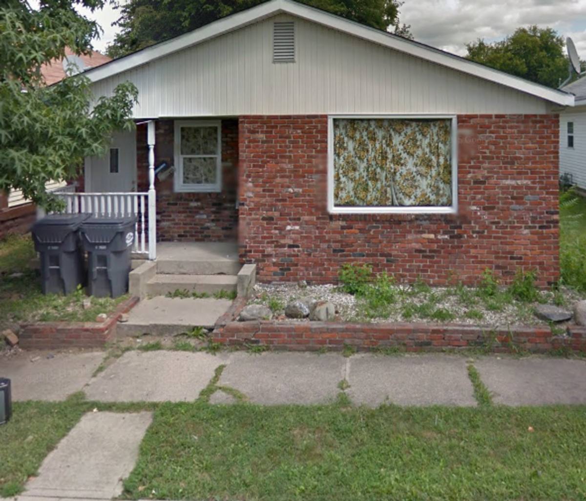 Apartment for rent at 2214 George St, Anderson, IN 46016