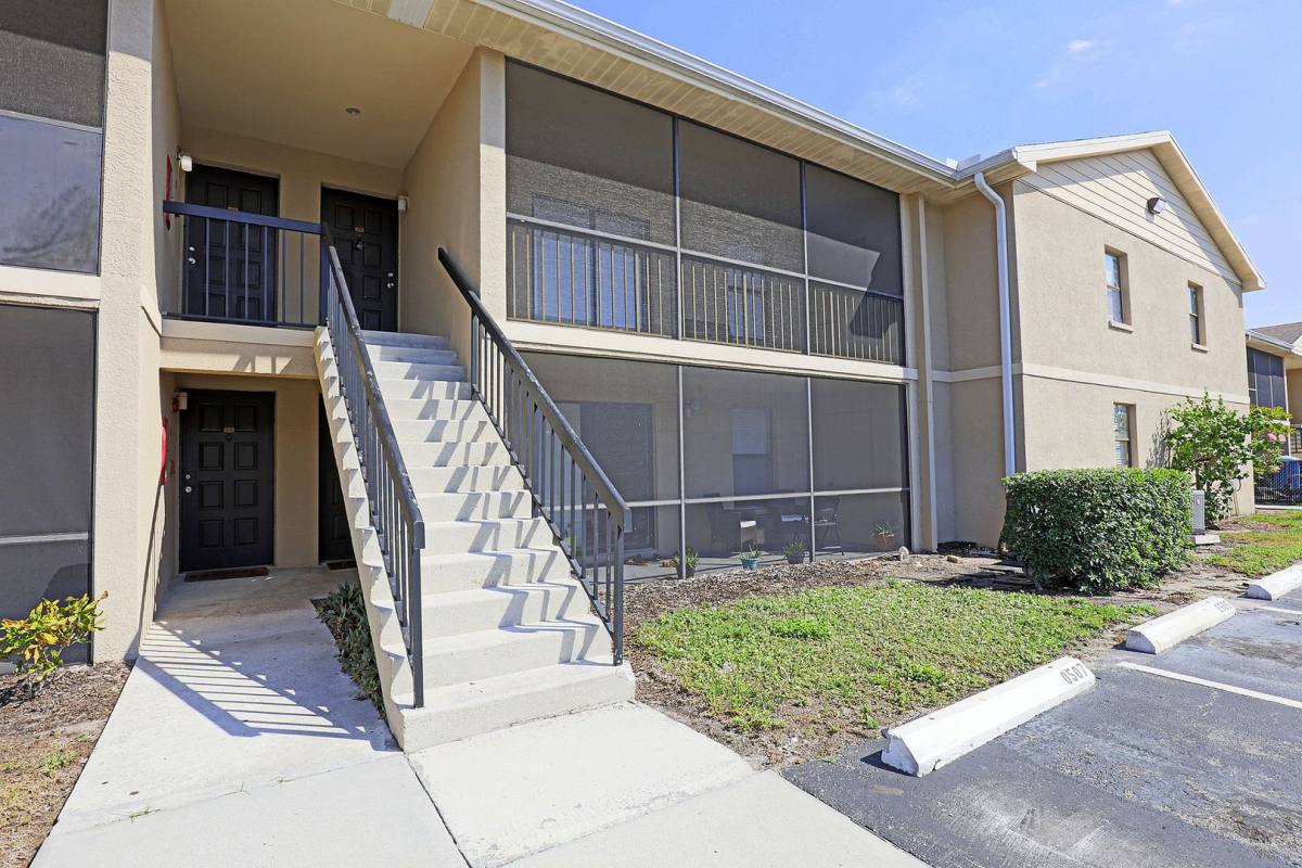 Apartment for rent at 5305 Summerlin Rd #512, Fort Myers, FL 33919