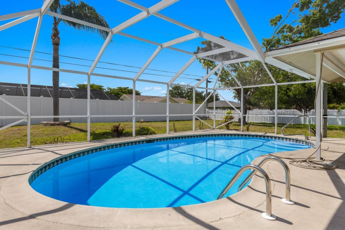 1944 Country Club Blvd, Cape Coral, FL 33990