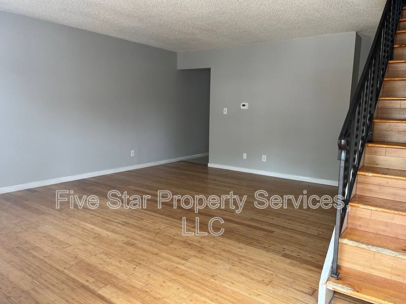 Apartment for rent at 110 W Lake Shore Dr #5, Springfield, IL 62703