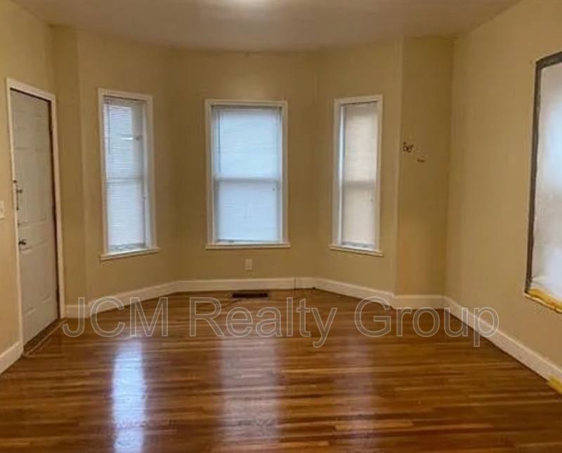 Townhouse for rent at 36 Arlington St #1 1st Floor, Boxford, MA 01921