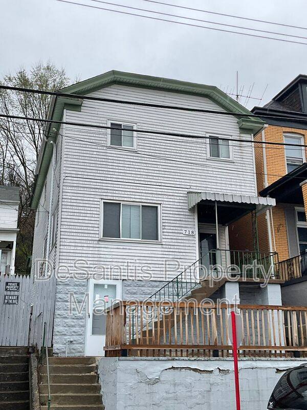 House for rent at 718 Ridge Ave, McKees Rocks, PA 15136