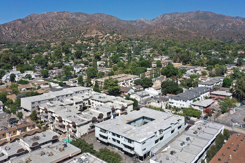 Apartment for rent at 10205 Pinewood Ave #14, Tujunga, CA 91042