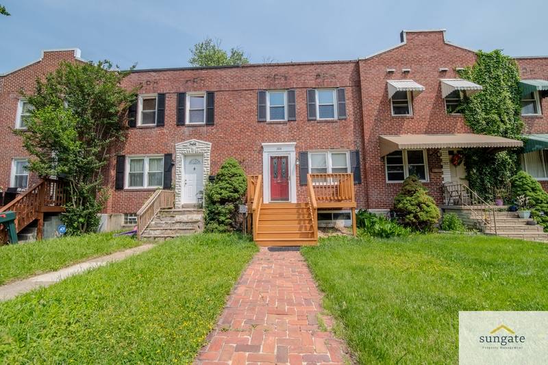 Townhouse for rent at 1704 Redwood Ave, Parkville, MD 21234