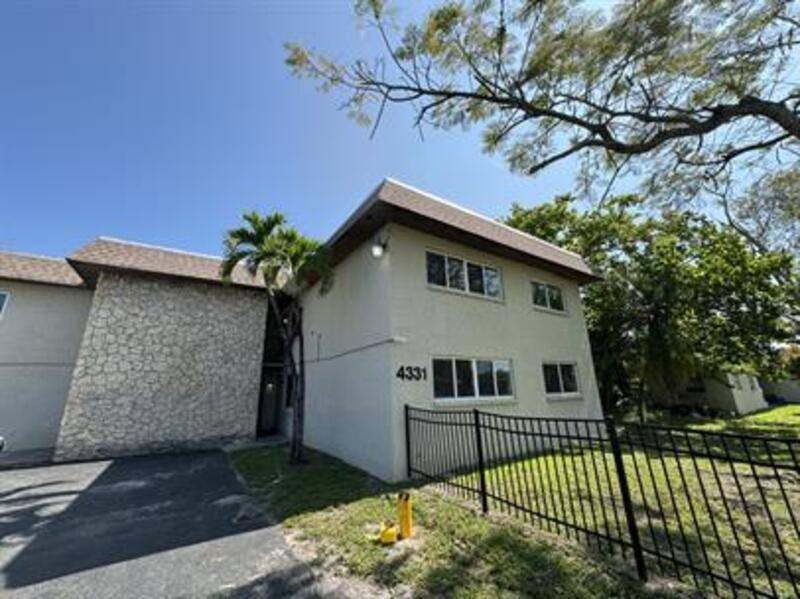 Apartment for rent at 4331 Glenwood Ave #6, Fort Myers, FL 33905