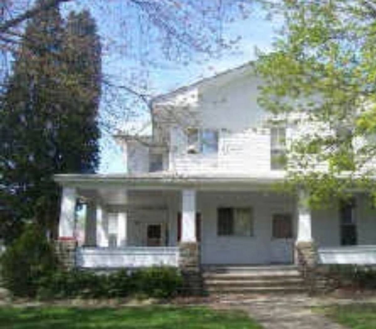 Apartment for rent at 766 Pennsylvania Ave, Elmira, NY 14904