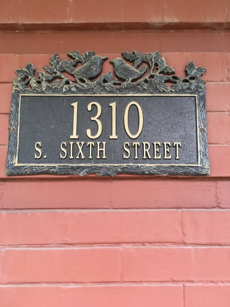 Apartment for rent at 1310 S 6th St, Louisville, KY 40208