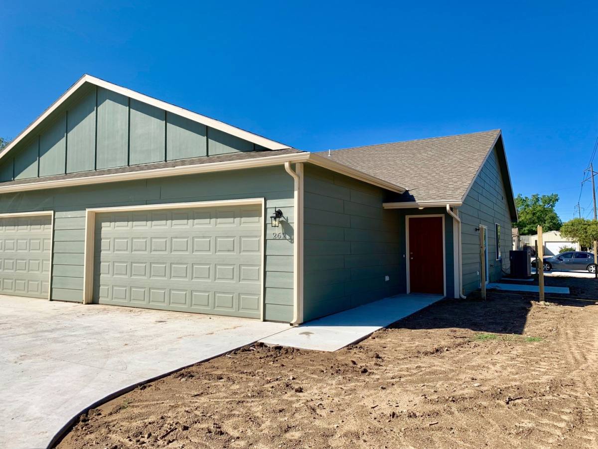 Townhouse for rent at 262 N Florence St, Wichita, KS 67212
