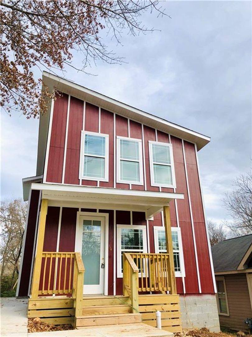 House for rent at 306 S College Ave, Fayetteville, AR 72701