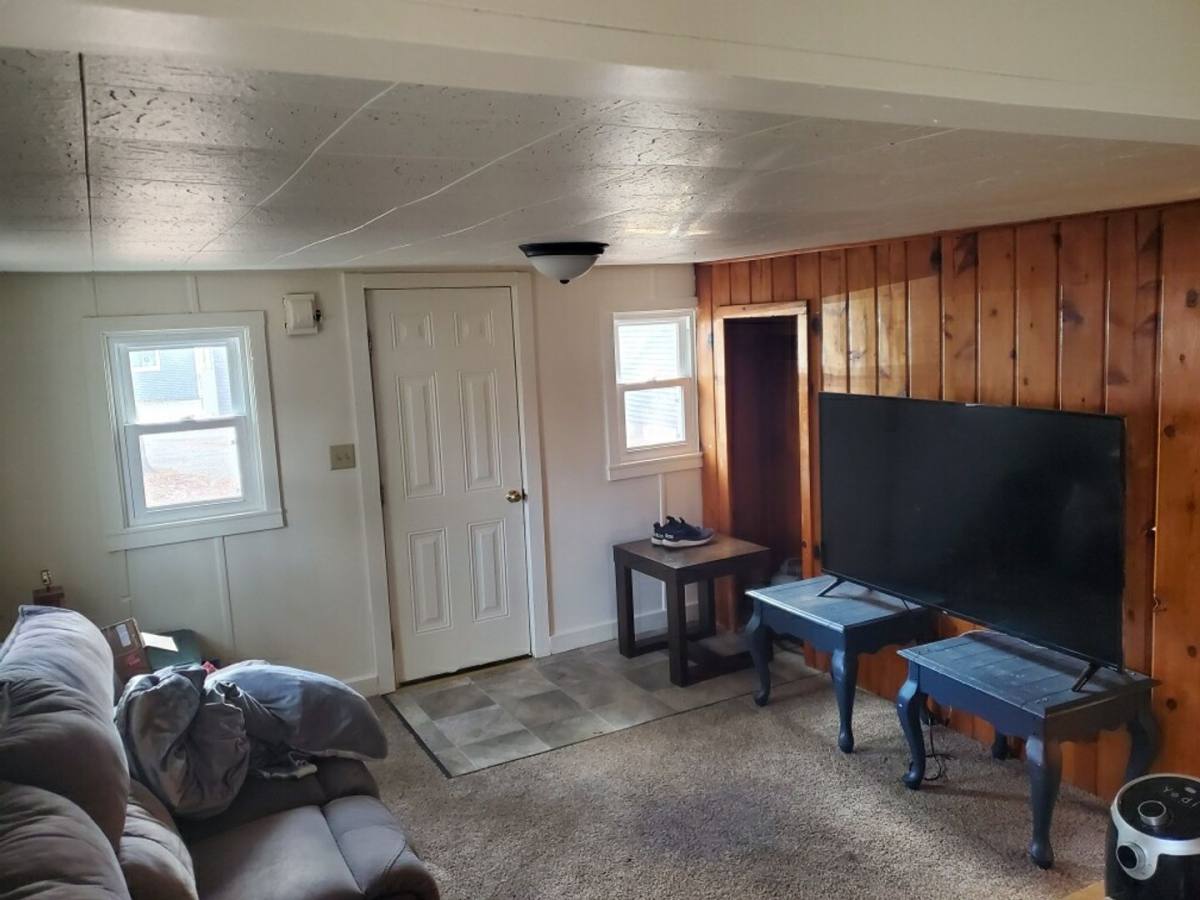 Apartment for rent at 1910 Sugarloaf Ave, Marquette, MI 49855