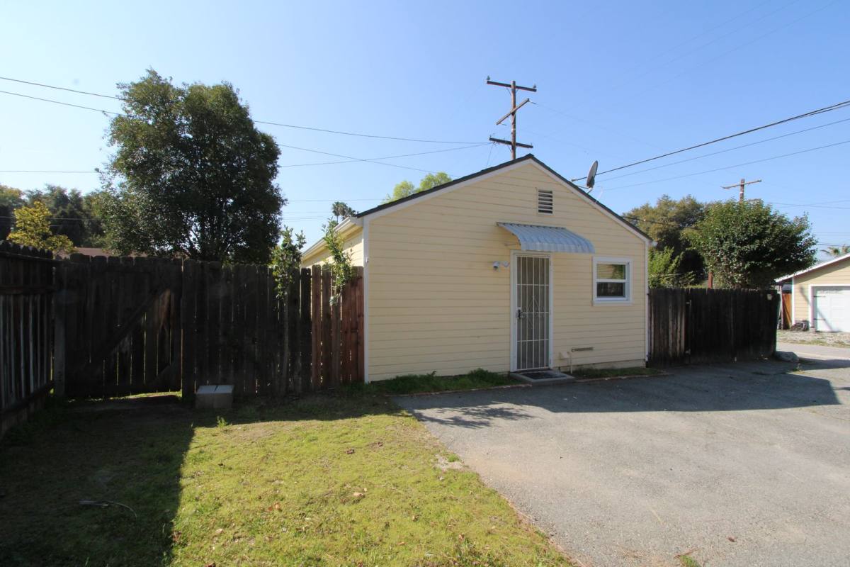 Apartment for rent at 915 N University St, Redlands, CA 92374