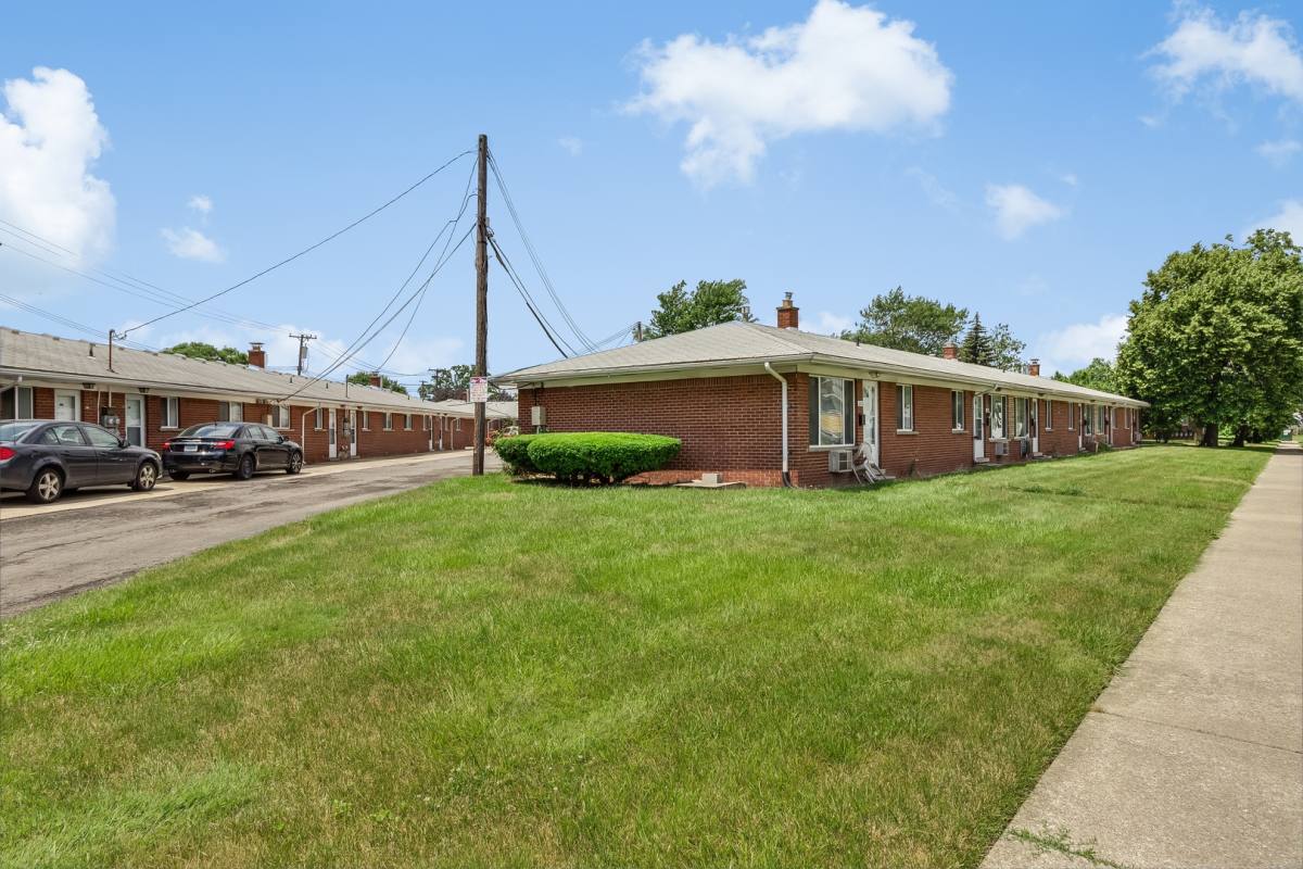 Apartment for rent at 2201 London Ave, Lincoln Park, MI 48146