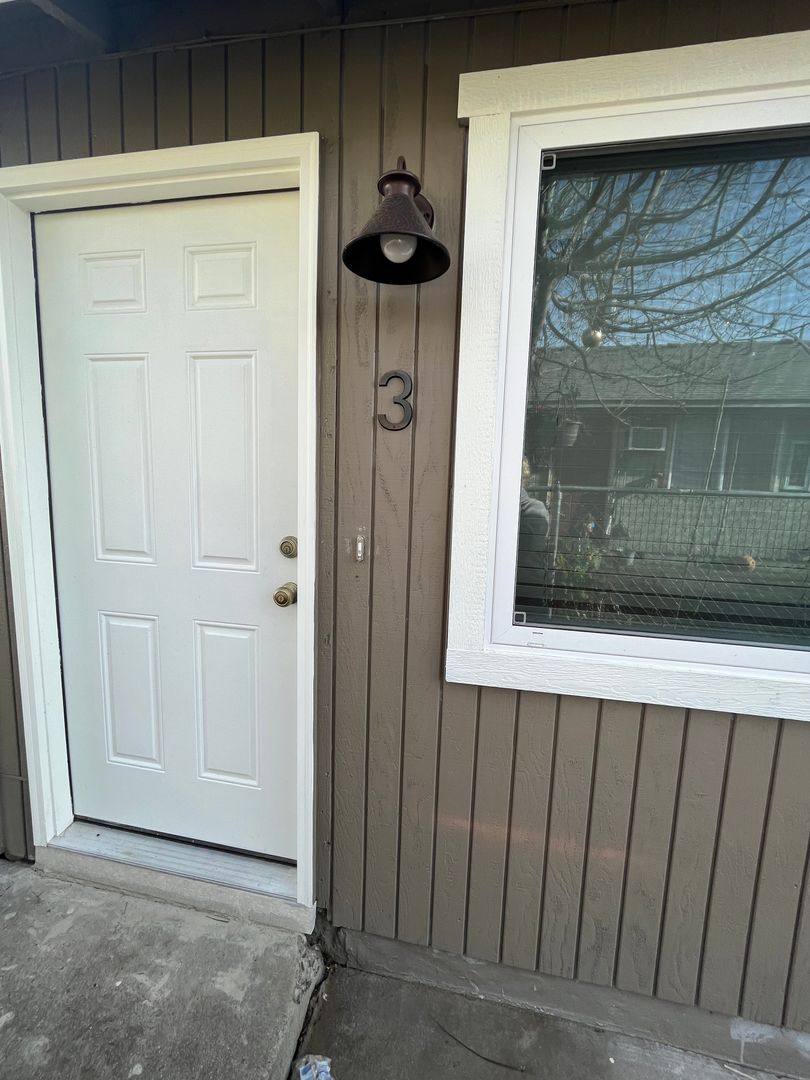 Apartment for rent at 601 Beatty St, Medford, OR 97501