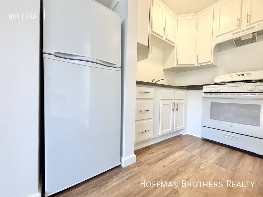 Apartment for rent at 6635 Etiwanda Ave #15, Reseda, CA 91335