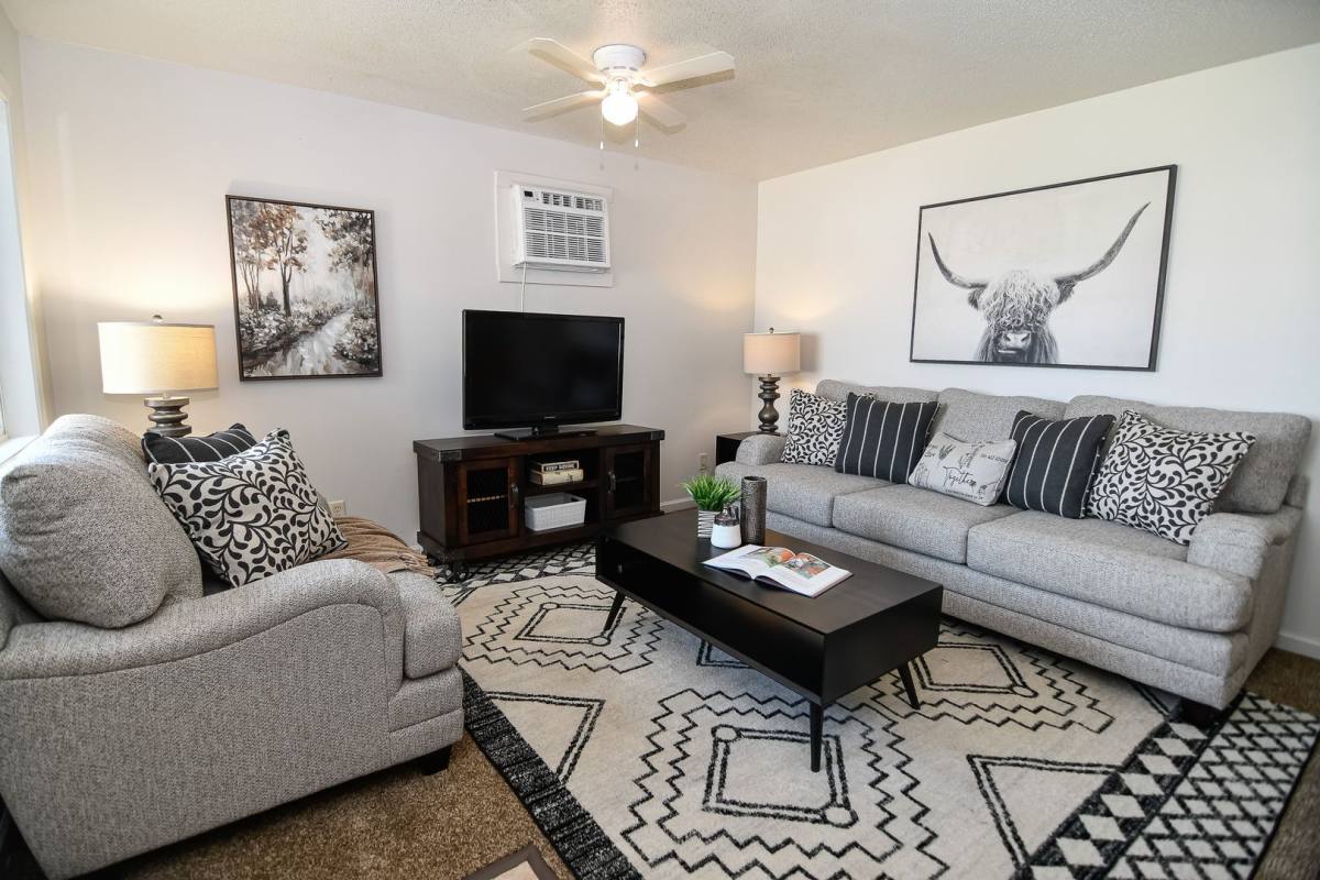 Apartment for rent at 309 6th Ave W, Grinnell, IA 50112