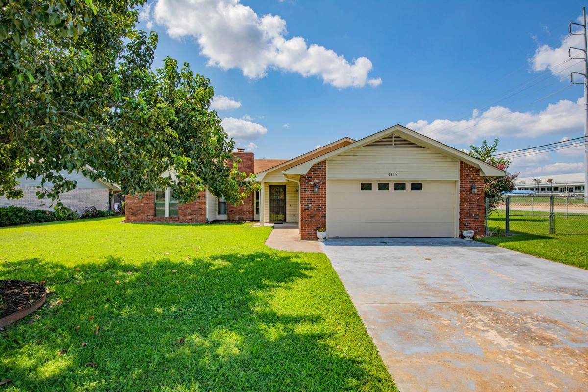 House for rent at 1813 Crouch St, Bentonville, AR 72712