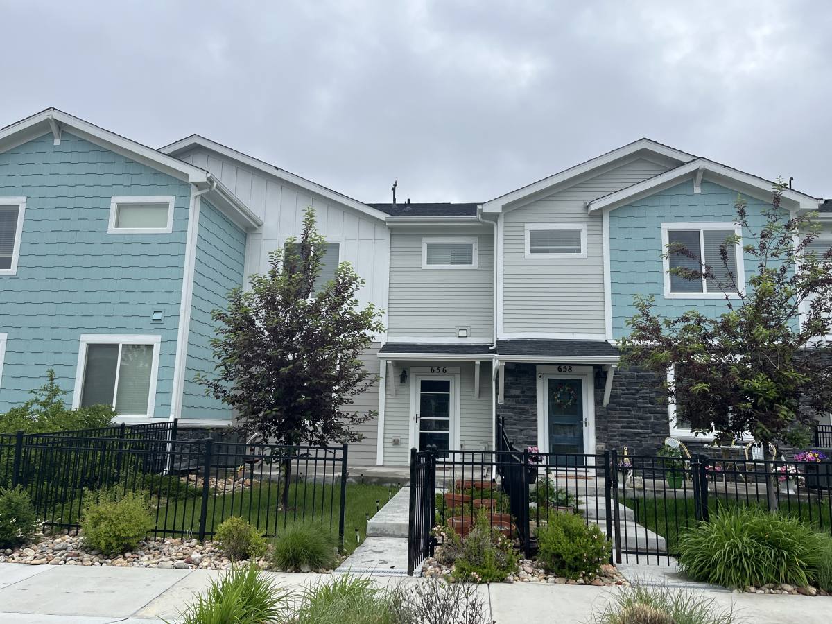 Townhouse for rent at 656 Stonebridge Dr, Longmont, CO 80503