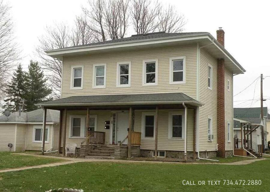 Apartment for rent at 319 W Oliver St #1, Corunna, MI 48817