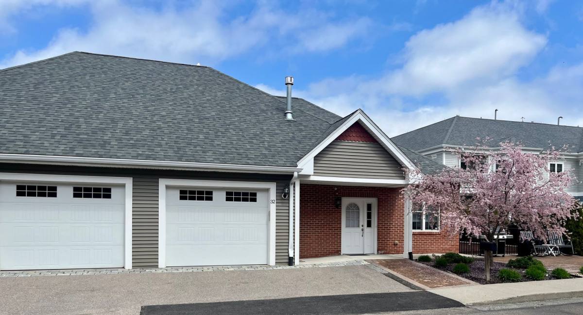 Apartment for rent at 4-UNIT Building, Foxboro, MA 02035