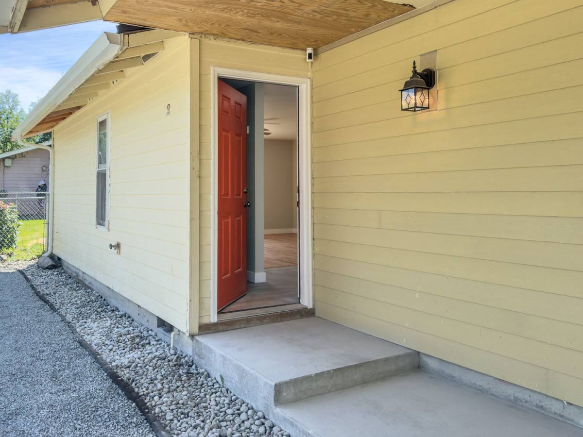 Apartment for rent at 5707 E Dr, Everett, WA 98203