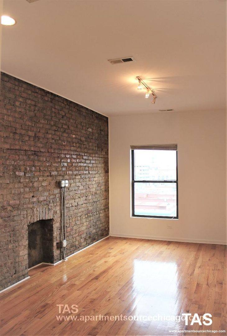 Apartment for rent at 1210 W Foster Ave, Chicago, IL 60640